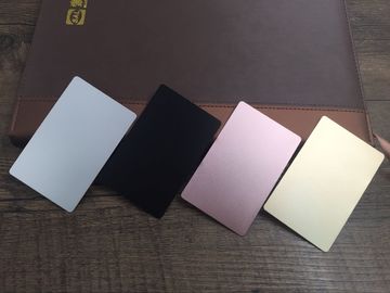 Χαραγμένες μεταλλικές επαγγελματικές κάρτες αλουμινίου τυπωμένων υλών, κομψή κάρτα επίσκεψης μετάλλων