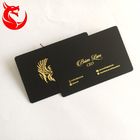 Ανοξείδωτου διαφορετικό υπόβαθρο επαγγελματικών καρτών μεταλλινών μαύρο και χρυσό που ντύνεται