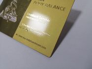 Η χρυσή κάρτα επιχειρησιακών μετάλλων συνήθειας με αποτυπώνει την επίδραση καθρεφτών λογότυπων κειμένων σε ανάγλυφο