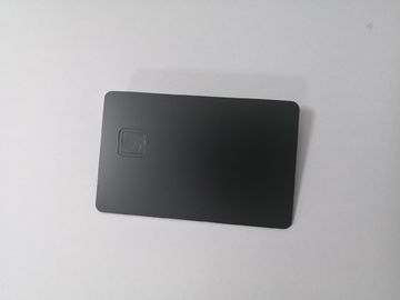 Συνήθεια 0.8mm σαφής τραπεζική κάρτα μετάλλων μεταλλινών μαύρη με την τρύπα τσιπ επαφών