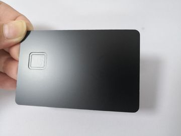 Συνήθεια 0.8mm σαφής τραπεζική κάρτα μετάλλων μεταλλινών μαύρη με την τρύπα τσιπ επαφών