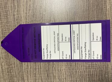 Η τυπωμένη συνήθεια πορτών ετικεττών/ξενοδοχείων ενδυμάτων ντυμένου εγγράφου κρεμά τις ετικέττες