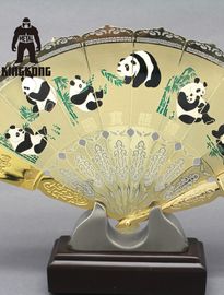 Παραδοσιακό προσωπικό μέταλλο που διπλώνει τον ανεμιστήρα, χειροποίητος κινεζικός ανεμιστήρας μετάλλων μπαμπού της Panda